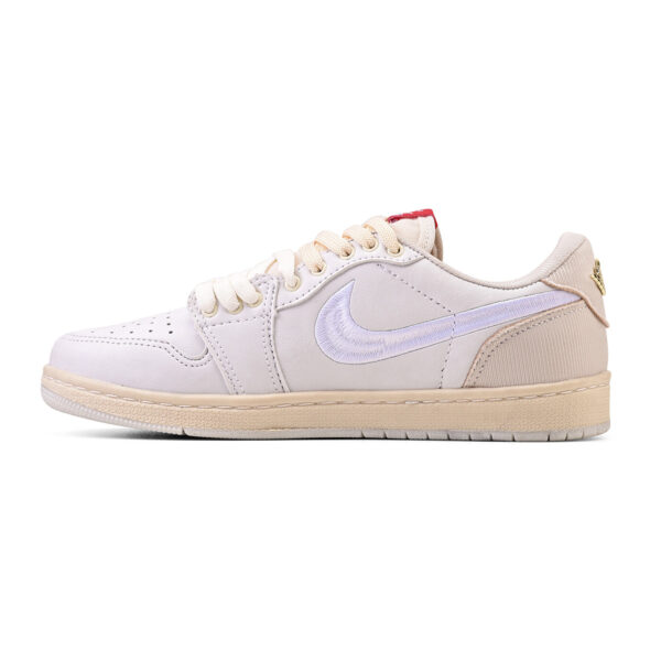 Air Jordan 1 Retro Low OG Trophy Room Away - Off White - Imagem 2