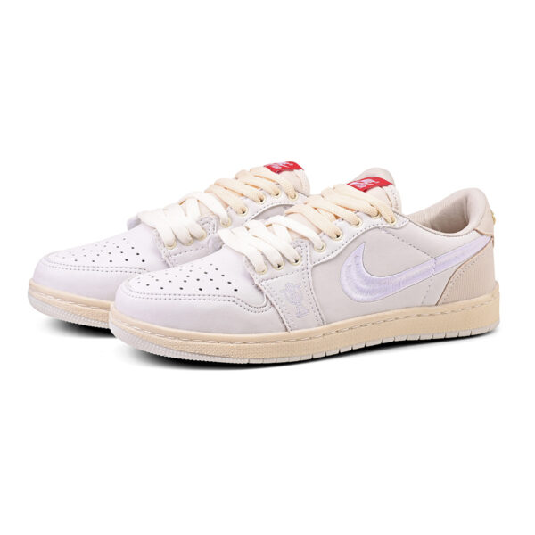 Air Jordan 1 Retro Low OG Trophy Room Away - Off White - Imagem 4
